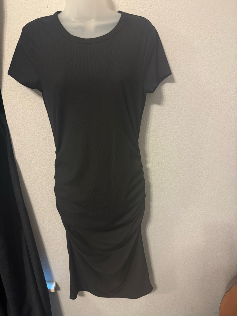 Short-Sleeve Black Ruched Midi Dress